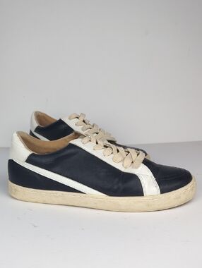WHITE RAVEN Women's Black & White Faux Leather Sneakers